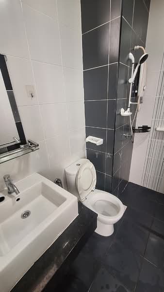 Pangsapuri untuk Disewa di Horizon Residence (Dwi Mutiara) - Amus Tay - Bathroom - PropertyGuru.com.my