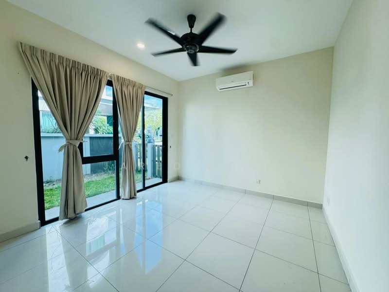 Semi-Detached House for Rent in Cyberjaya (Selangor) - Jared Wong - Living Room - PropertyGuru.com.my