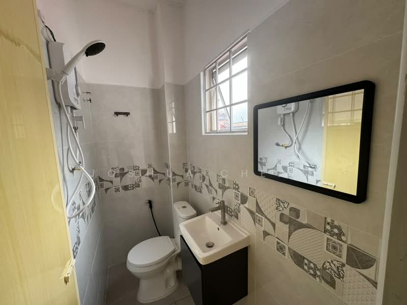 Rumah Teres 2 Tingkat untuk Disewa di Batu Caves (Selangor) - Joshua Cheah - Bathroom - PropertyGuru.com.my