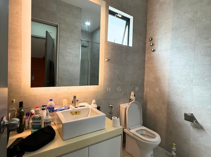 Semi-Detached House for Sale in Bandar Kinrara Seksyen 1 (Bandar Kinrara) - Tommy Wong Phang - Bathroom - PropertyGuru.com.my
