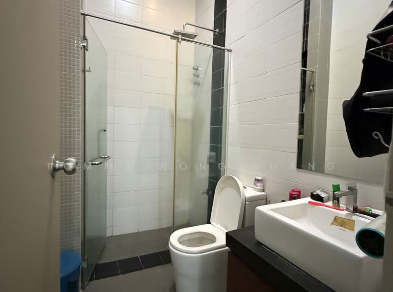 Semi-Detached House for Sale in Bandar Kinrara Seksyen 1 (Bandar Kinrara) - Tommy Wong Phang - Bathroom - PropertyGuru.com.my