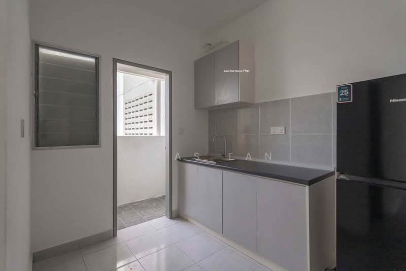Apartment for Rent at Idaman Cahaya 2 - Vitas Tan - Kitchen - PropertyGuru.com.my