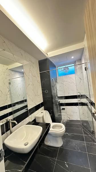 Kondominium untuk Disewa di QuayWest Residence - Willson Lee - Bathroom - PropertyGuru.com.my