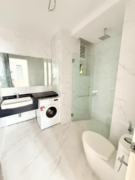 Service Residence for Sale at Met 1 Residences - Thoriq Suparman - Bathroom - PropertyGuru.com.my