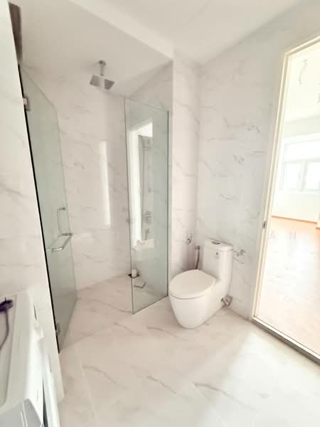 Service Residence for Sale at Met 1 Residences - Thoriq Suparman - Bathroom - PropertyGuru.com.my