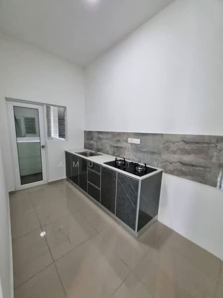 Service Residence for Rent at D'carlton (Residensi Seri Mega) - Amus Tay - Kitchen - PropertyGuru.com.my