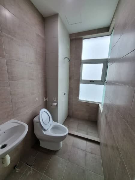 Service Residence for Rent at D'carlton (Residensi Seri Mega) - Amus Tay - Bathroom - PropertyGuru.com.my