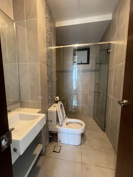 Condominium for Rent at Queens Residences Q1 @ Queens Waterfront - May Loo - Bathroom - PropertyGuru.com.my
