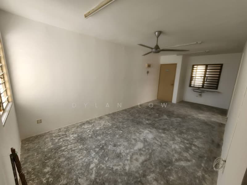 Rumah Flat untuk Dijual di Desa Pinang 2 - Dylan Low - Living Room - PropertyGuru.com.my
