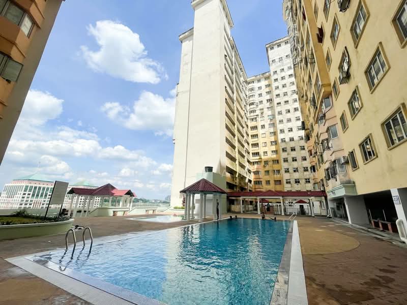Kediaman Servis untuk Dijual di Serdang Skyvillas (Serdang Perdana) - Nazrin Hakimin - Exterior - PropertyGuru.com.my