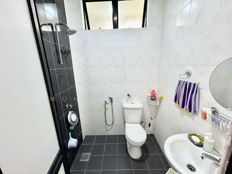 Rumah Berkembar untuk Dijual di Saujana Utama (Selangor) - Mohd Adryzam - Bathroom - PropertyGuru.com.my