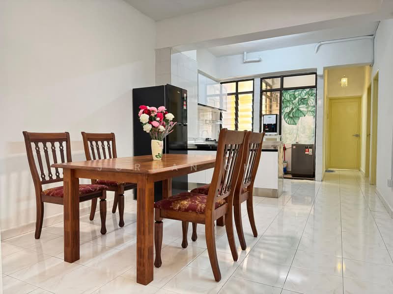 Kondominium untuk Disewa di Midlands Condo - Jordan Chin - Dining Room - PropertyGuru.com.my