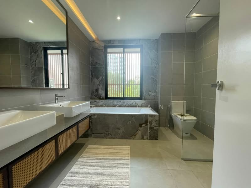 Semi-Detached House for Sale in Cyberjaya (Selangor) - Tank Tan - Bathroom - PropertyGuru.com.my