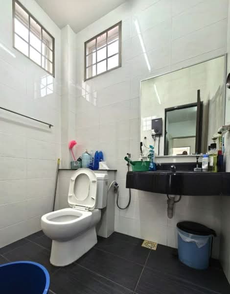 2-storey Terraced House for Sale in Taman Skudai Baru (Skudai) - Iden Tan - Bathroom - PropertyGuru.com.my
