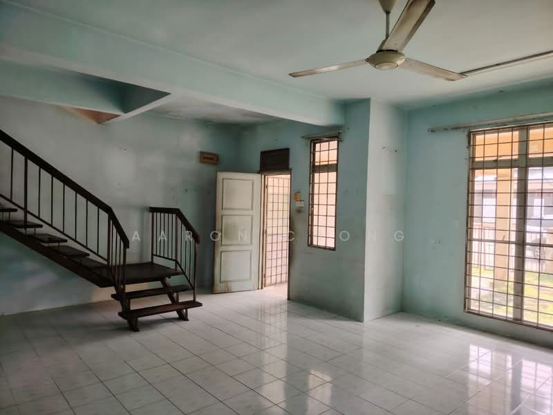 2-storey Terraced House for Sale in Lestari Putra (Seri Kembangan) - Aaron Chong - Interior - PropertyGuru.com.my