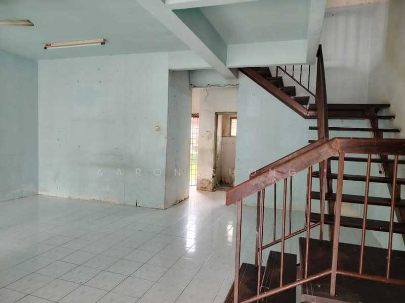 2-storey Terraced House for Sale in Lestari Putra (Seri Kembangan) - Aaron Chong - Interior - PropertyGuru.com.my