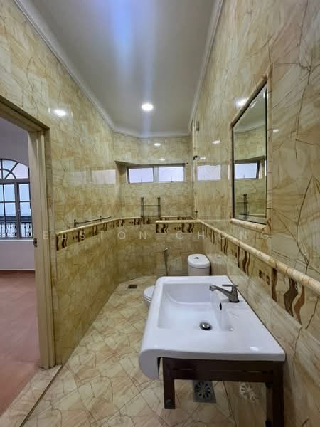 Semi-Detached House for Sale in Taman Serene (Johor Bahru) - Elston Chong - Bathroom - PropertyGuru.com.my