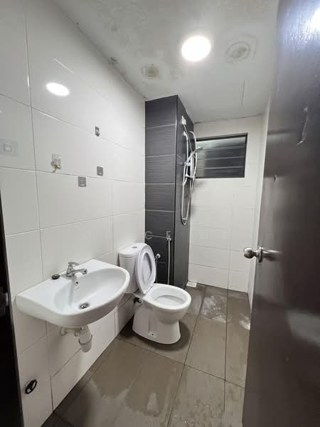 Kondominium untuk Disewa di Oasis 2 Residence - Grace Ha - Bathroom - PropertyGuru.com.my