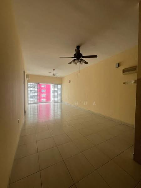 Kediaman Servis untuk Dijual di Koi Kinrara - ZF Chua - Living Room - PropertyGuru.com.my