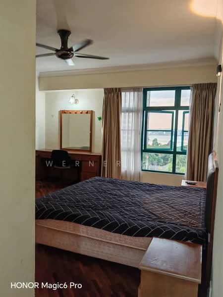 Kondominium untuk Dijual di The Straits View Condominium - Werner Kee - Bedroom - PropertyGuru.com.my