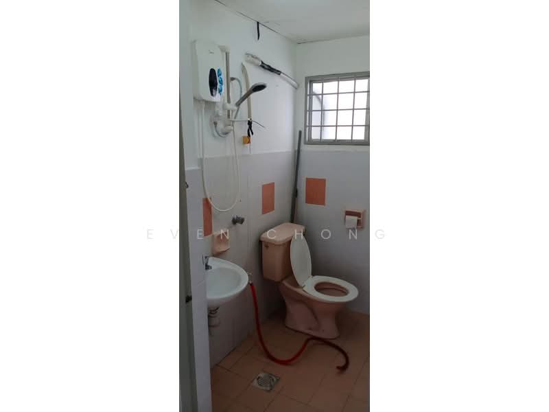 Pangsapuri untuk Dijual di Pangsapuri Ria - Even Chong - Bathroom - PropertyGuru.com.my