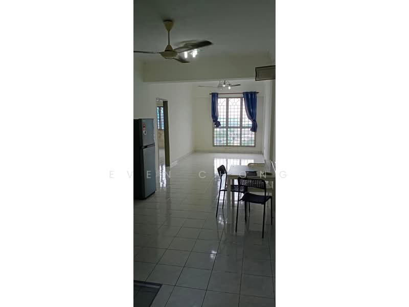 Pangsapuri untuk Dijual di Pangsapuri Ria - Even Chong - Living Room - PropertyGuru.com.my
