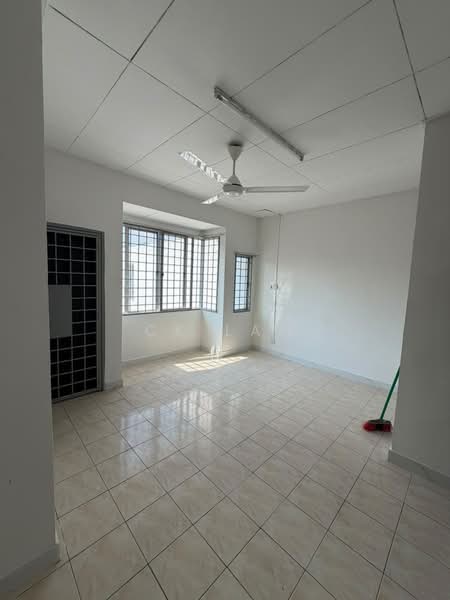 Rumah Teres 2 Tingkat untuk Dijual di Taman Bukit Semenyih (Semenyih) - CK Law - Living Room - PropertyGuru.com.my