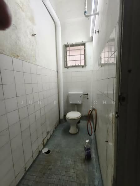 Kedai untuk Disewa di Taman Komersial Pandan Indah (Pandan Indah) - Jun Kien Chu - Bathroom - PropertyGuru.com.my