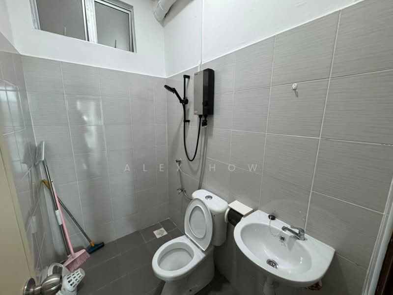 Pangsapuri untuk Disewa di Seri Molek Perdana - Alex How - Bathroom - PropertyGuru.com.my