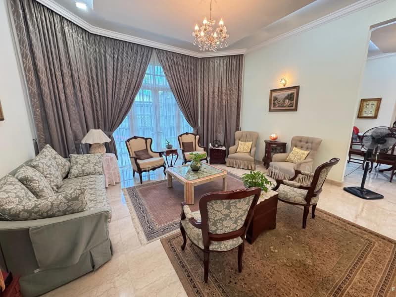 Bungalow House for Sale in Perdana Lakeview East (Cyberjaya) - Adzura Zamedin - Living Room - PropertyGuru.com.my
