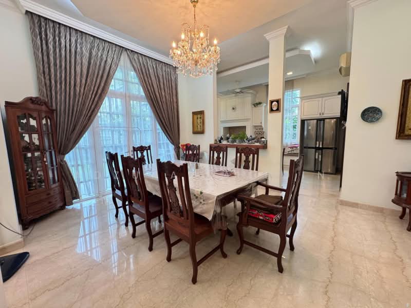 Bungalow House for Sale in Perdana Lakeview East (Cyberjaya) - Adzura Zamedin - Dining Room - PropertyGuru.com.my
