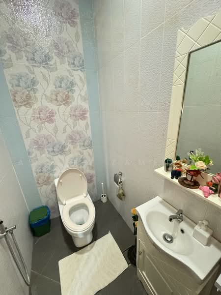 Bungalow House for Sale in Perdana Lakeview East (Cyberjaya) - Adzura Zamedin - Bathroom - PropertyGuru.com.my