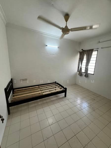 Rumah Flat untuk Disewa di Desa Permai Indah Flat - Stephanie Lim - Bedroom - PropertyGuru.com.my