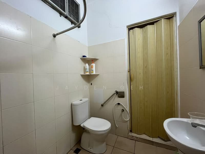 Rumah Teres 2-Tingkat untuk Dijual di Taman Desa Seraya (Alor Setar) - Jayden Geh - Bathroom - PropertyGuru.com.my