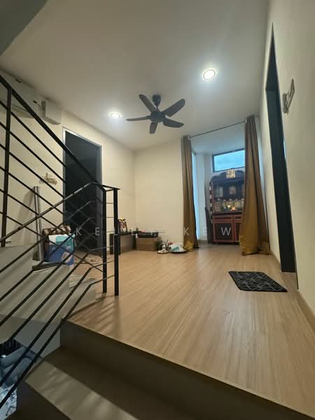 2.5-storey Terraced House for Rent in Bandar Nusaputra (Puchong) - Kelly Kew - Living Room - PropertyGuru.com.my