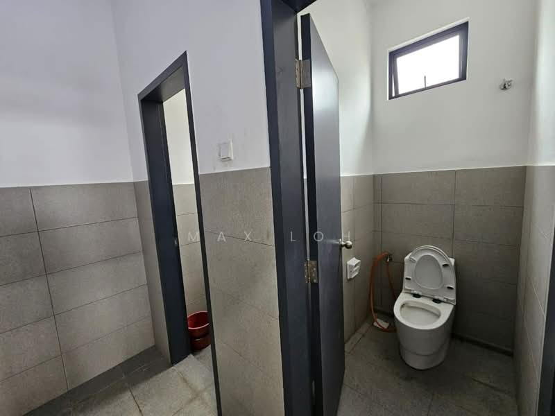 Kilang Kluster untuk Dijual di Eco Business Park 1 (Johor Bahru) - Max Loh - Bathroom - PropertyGuru.com.my