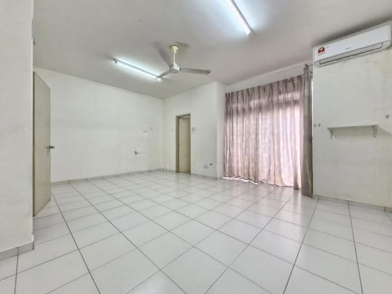 2-storey Terraced House for Sale in Taman Desa Tebrau (Tebrau) - Sam Chai - Living Room - PropertyGuru.com.my