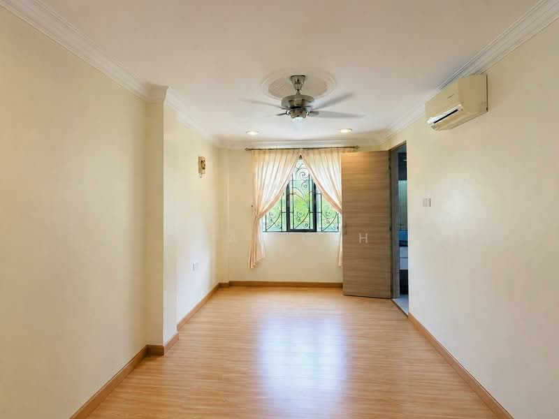 Rumah Teres 2 Tingkat untuk Disewa di Island Glades (Jelutong) - Qyan Goh - Living Room - PropertyGuru.com.my