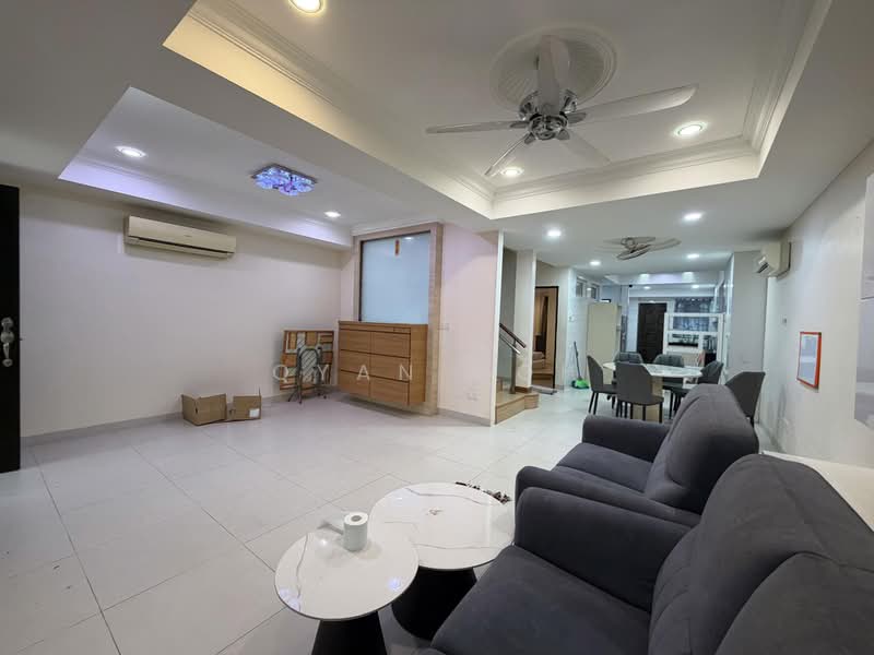 2-storey Terraced House for Rent in Island Glades (Jelutong) - Qyan Goh - Living Room - PropertyGuru.com.my