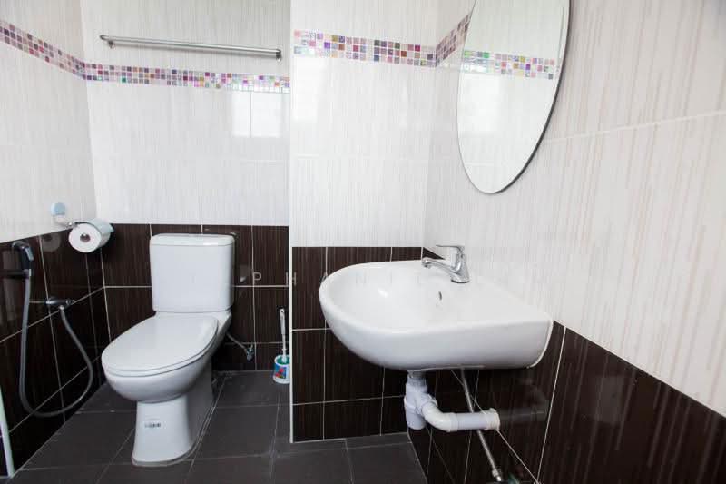 Apartment for Sale at Bayu Emas Apartments - Stephanie Lim - Bathroom - PropertyGuru.com.my