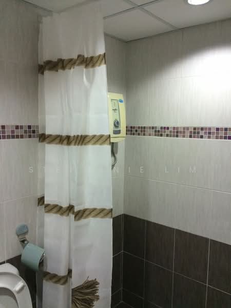 Apartment for Sale at Bayu Emas Apartments - Stephanie Lim - Bathroom - PropertyGuru.com.my