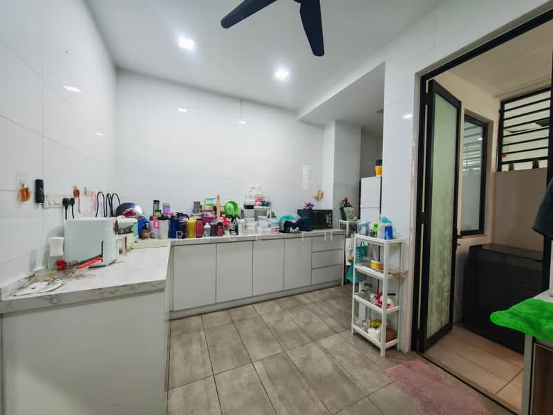 3-storey Terraced House for Rent in Puchong (Selangor) - Grace Tham - Kitchen - PropertyGuru.com.my