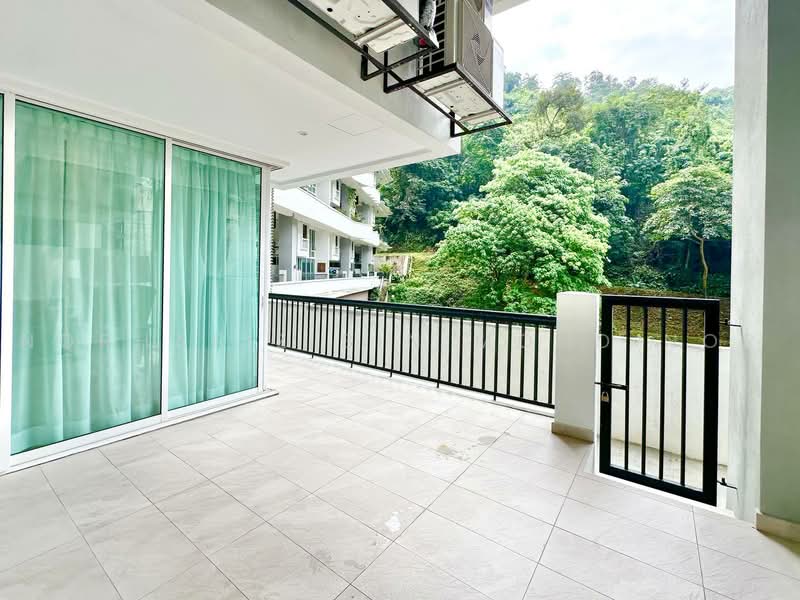 Kondominium untuk Dijual di Armanee Terrace - Norhafiz Bin Mohd Nor - Balcony - PropertyGuru.com.my