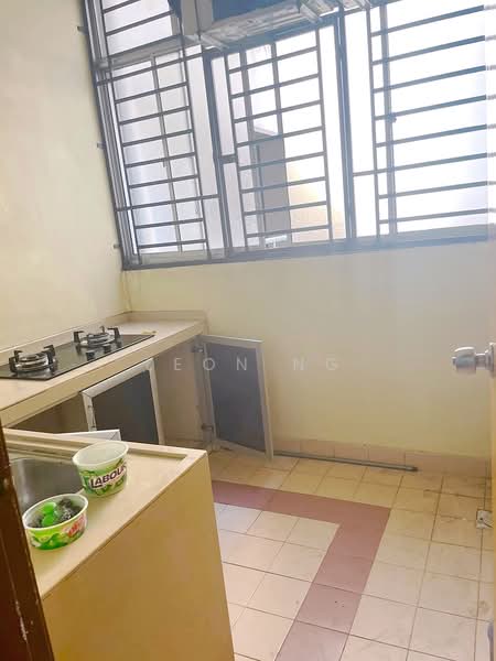 Pangsapuri untuk Disewa di Kipark Apartment - Leon Ng - Kitchen - PropertyGuru.com.my