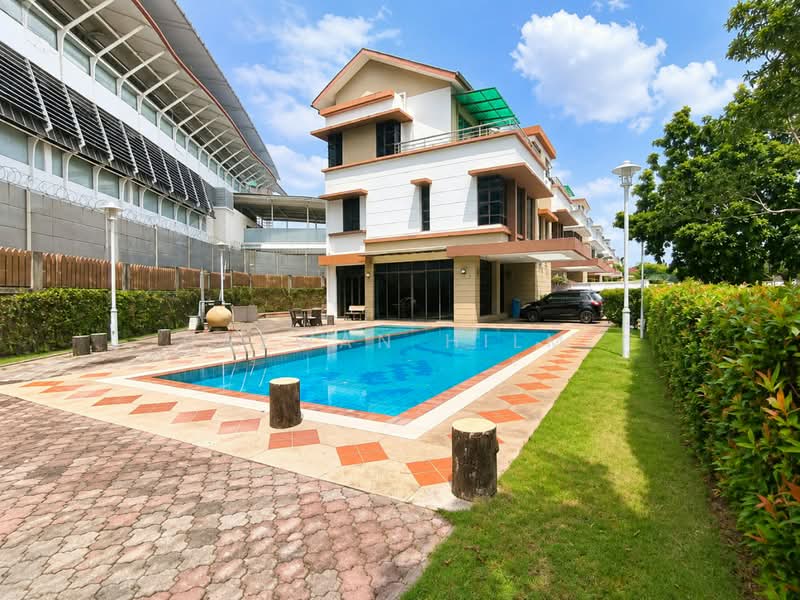 Rumah Berkembar untuk Dijual di Subang Jaya (Selangor) - Hazwan Hilmi - Exterior - PropertyGuru.com.my