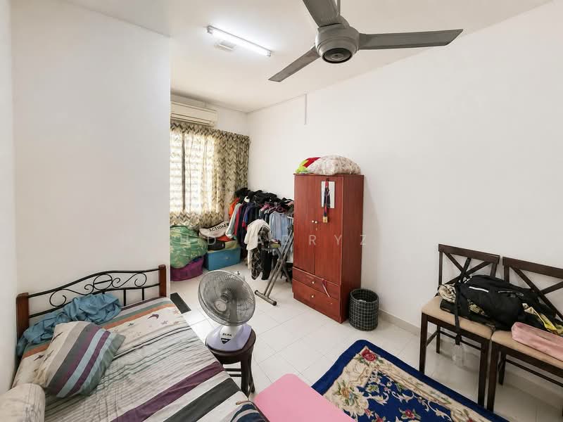 Rumah Teres 2-Tingkat untuk Dijual di Kampung Pulau Meranti (Puchong) - Mohd Adryzam - Bedroom - PropertyGuru.com.my