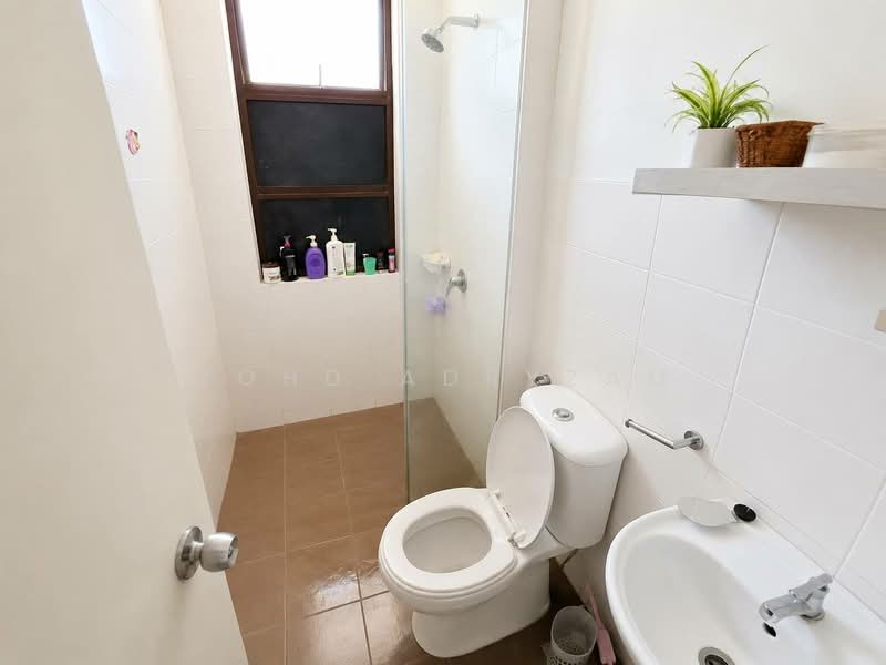 Rumah Teres 2-Tingkat untuk Dijual di Kampung Pulau Meranti (Puchong) - Mohd Adryzam - Bathroom - PropertyGuru.com.my