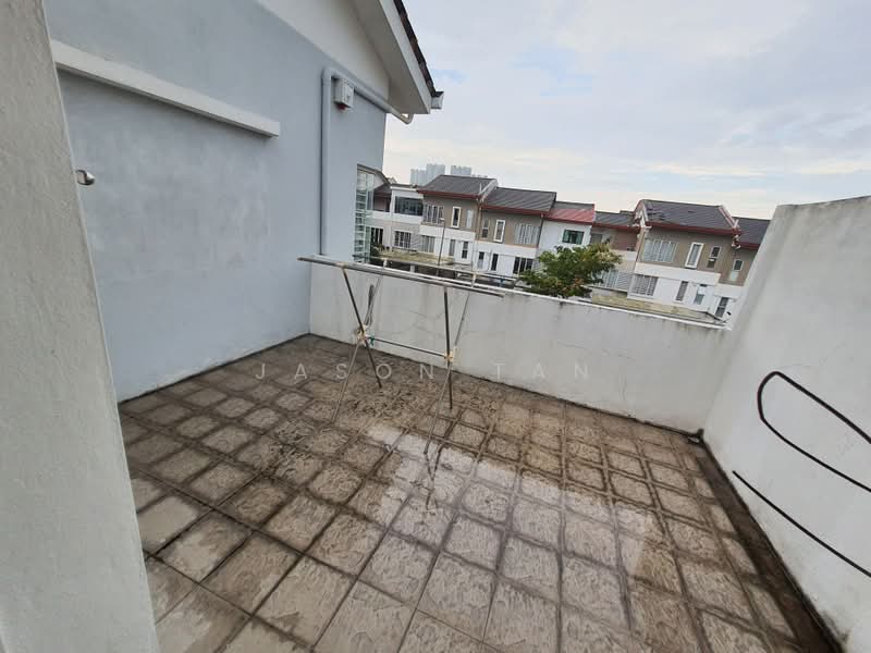 Rumah Bandar untuk Dijual di D'alpinia (Puchong) - Jason Tan - Balcony - PropertyGuru.com.my