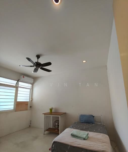 2-storey Terraced House for Rent in Batu Uban (Gelugor) - Kelvin Tan - Bedroom - PropertyGuru.com.my