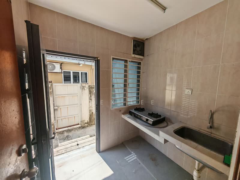 Rumah Teres 2 Tingkat untuk Disewa di Saujana Rawang (Rawang) - Alex Lee - Kitchen - PropertyGuru.com.my